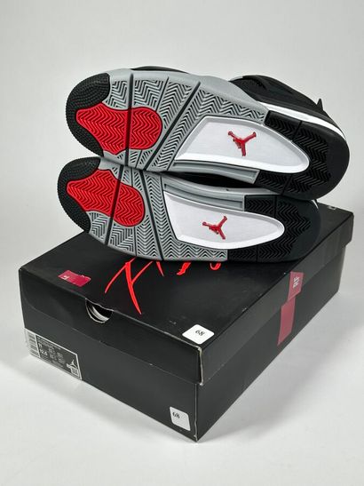 NIKE / JORDAN
A pair of semi-mounted sneakers,
Model...