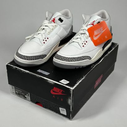 NIKE / JORDAN
Une paire de basket basse,
Modèle...