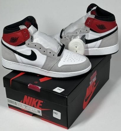 NIKE / JORDAN
A pair of high-top sneakers,
Model:...