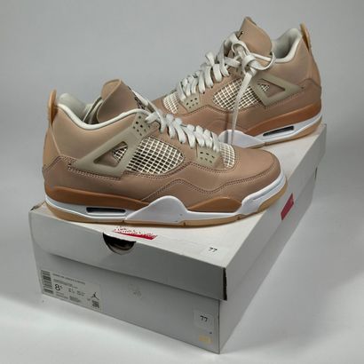NIKE / JORDAN
A pair of high-top sneakers
Model:...
