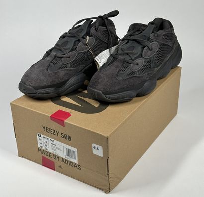 ADIDAS / YEEZY
A pair of low-top sneakers,
Model:...
