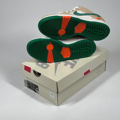 NIKE SB x JARRITOS
A pair of low-top sneakers,
Model...