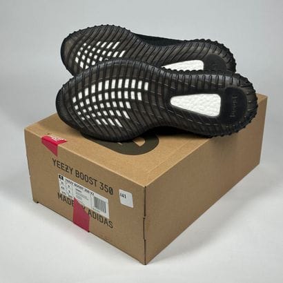 ADIDAS / YEEZY
Un lot de 5 paires de baskets...