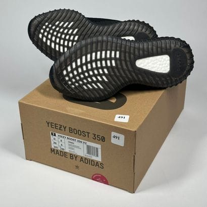 ADIDAS / YEEZY
A set of 5 pairs of low-top...