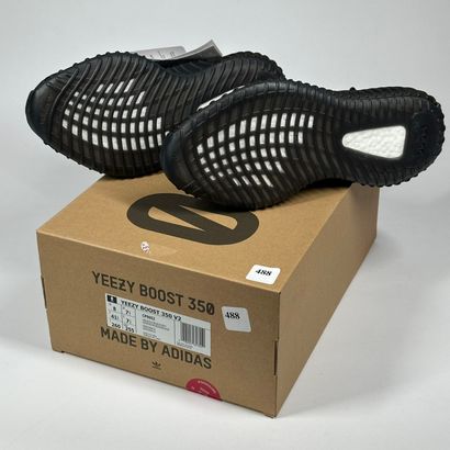 ADIDAS / YEEZY
A set of 5 pairs of low-top...