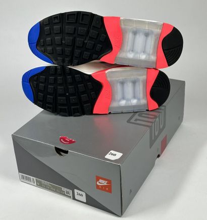 NIKE
A pair of low-top sneakers,
Model: Air...