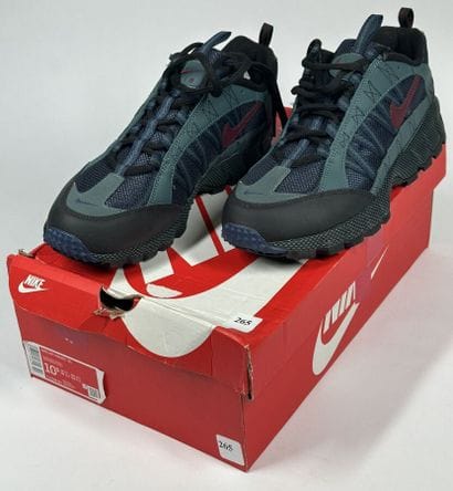 NIKE
Une paire de basket basse,
Modèle :...