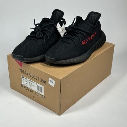 ADIDAS / YEEZY
A set of 5 pairs of low-top...
