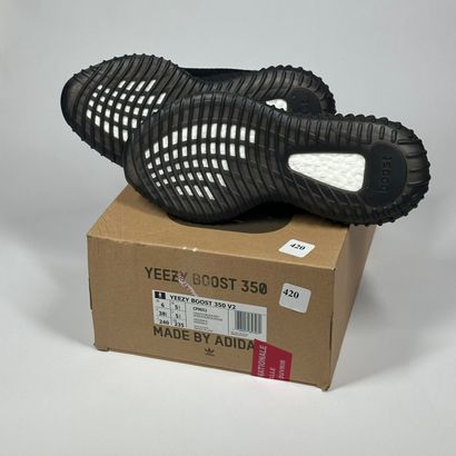 ADIDAS / YEEZY
A set of 5 pairs of low-top...
