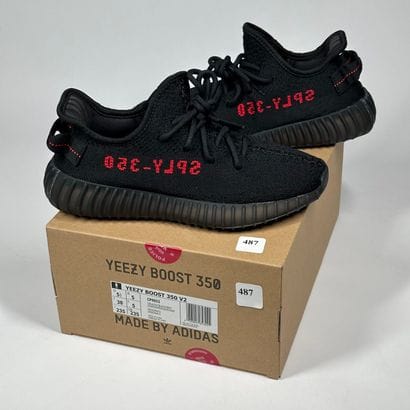 ADIDAS / YEEZY
A set of 5 pairs of low-top...