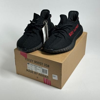 ADIDAS / YEEZY
Une paire de basket basse,
Modèle...