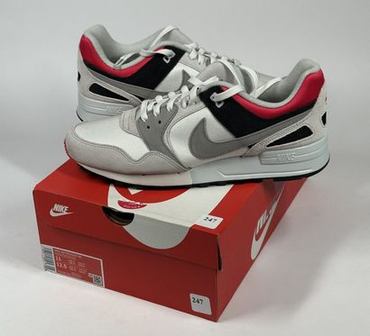 NIKE
Une paire de basket basse,
Modèle :...