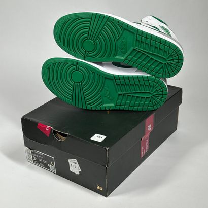 NIKE / JORDAN
Une paire de basket semi montante,
Modèle...