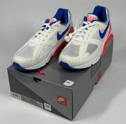 NIKE
A pair of low-top sneakers,
Model: Air...