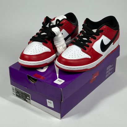 NIKE SB
Une paire de basket basse,
Modèle...