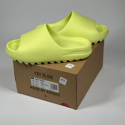 473
ADIDAS / YEEZY
A pair of sandals,
Model...