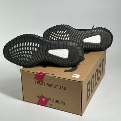 ADIDAS / YEEZY
A set of 5 pairs of low-top...