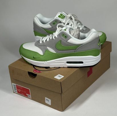 NIKE x PATTA
A pair of low-top sneakers,
Model...