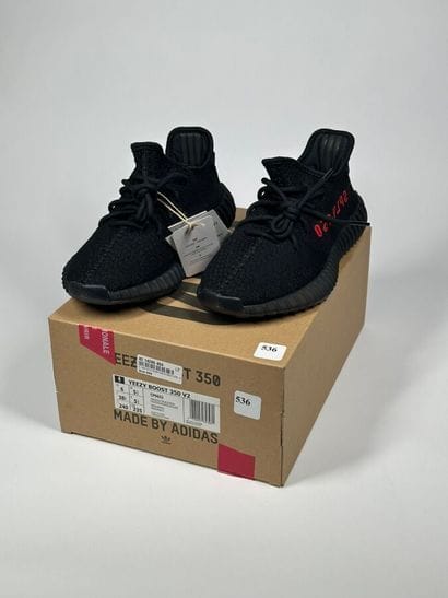 ADIDAS / YEEZY
Une paire de basket basse,
Modèle...
