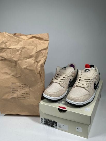 17
NIKE SB x ALBINO & PRETO
A pair of low-top...