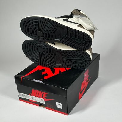 NIKE / JORDAN
Une paire de basket montante,
Modèle...