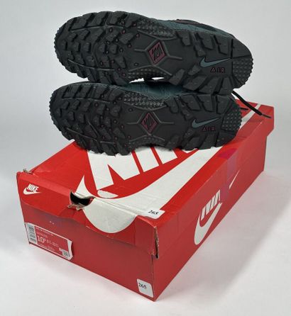 NIKE
Une paire de basket basse,
Modèle :...