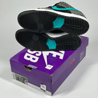 NIKE SB
Une paire de basket basse,
Modèle...