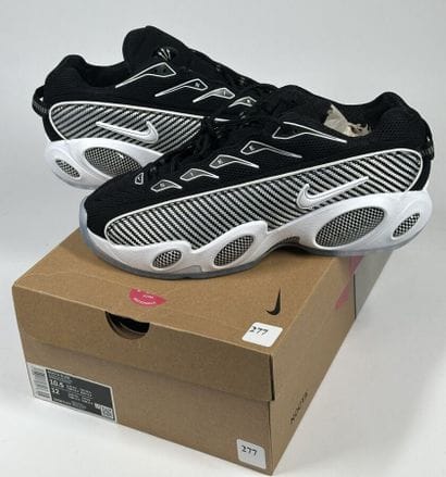NIKE x NOCTA
Une paire de basket basse,
Modèle...