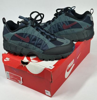 NIKE
Une paire de basket basse,
Modèle :...