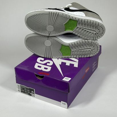 NIKE SB
Une paire de basket basse,
Modèle...