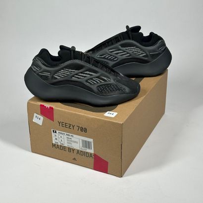 ADIDAS / YEEZY
Une paire de basket basse,
Modèle...