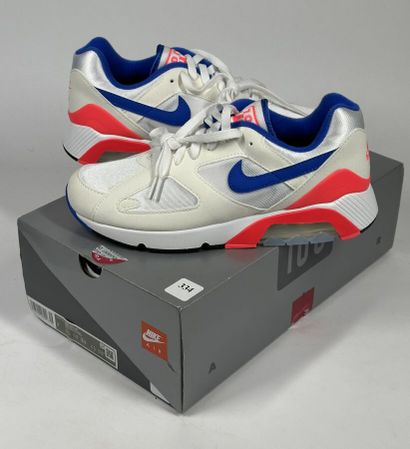 NIKE
A pair of low-top sneakers,
Model: Air...