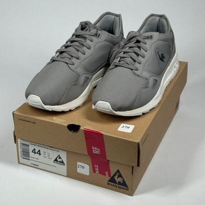 LE COQ SPORTIF
Une paire de basket basse,
Modèle...