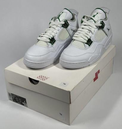 NIKE / JORDAN
A pair of semi-mounted sneakers
Model:...