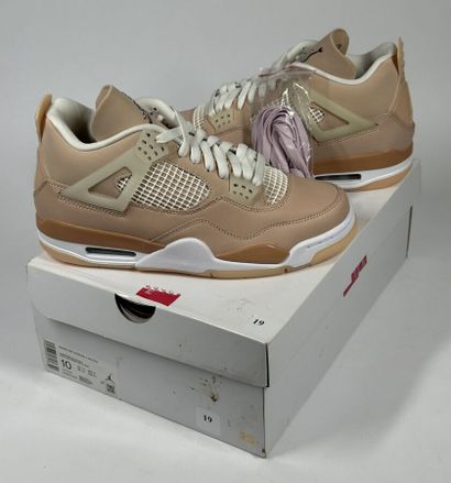 NIKE / JORDAN
A pair of high-top sneakers,
Model:...