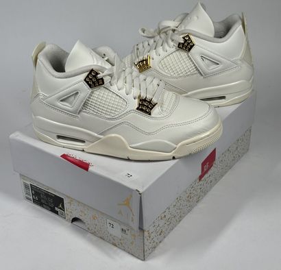 NIKE / JORDAN
A pair of semi-mounted sneakers
Model...