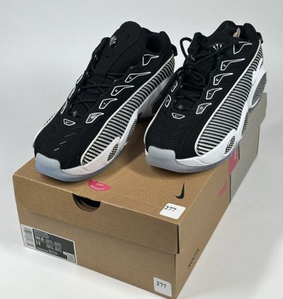 NIKE x NOCTA
Une paire de basket basse,
Modèle...