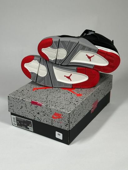 NIKE / JORDAN
A pair of high-top sneakers,
Model...