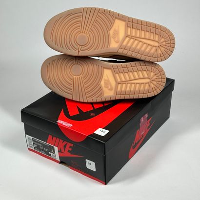 NIKE / JORDAN
Une paire de basket basse,
Modèle...