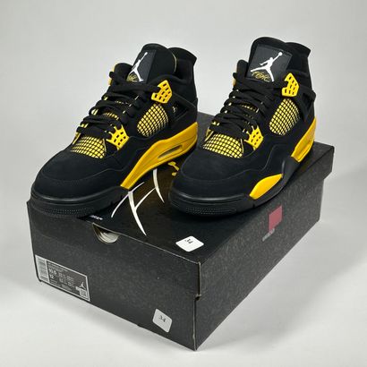 NIKE / JORDAN
Une paire de basket semi montante,
Modèle...