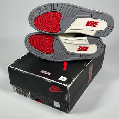 NIKE / JORDAN
Une paire de basket basse,
Modèle...