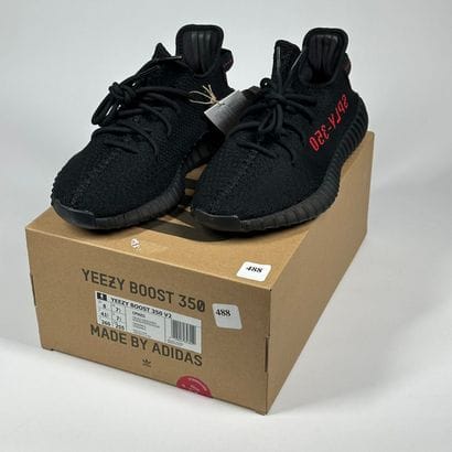 ADIDAS / YEEZY
A set of 5 pairs of low-top...