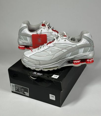 NIKE x SUPREME
Une paire de basket basse,
Modèle...