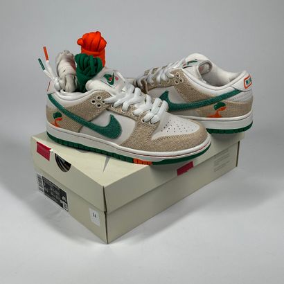 NIKE SB x JARRITOS
A pair of low-top sneakers,
Model...