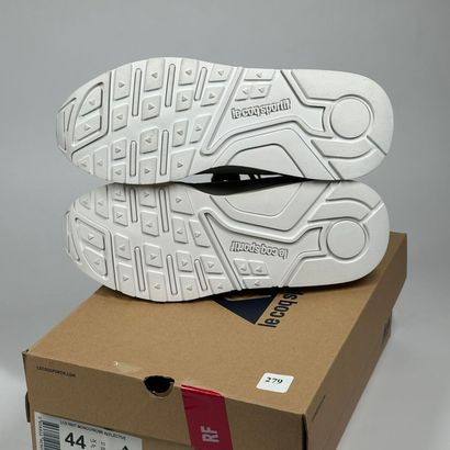 LE COQ SPORTIF
Une paire de basket basse,
Modèle...