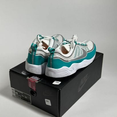 NIKE
Une paire de basket basse,
Modèle :...