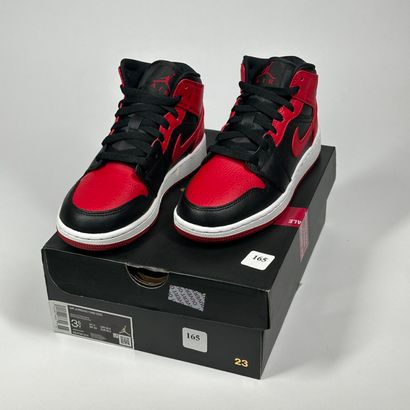 NIKE / JORDAN
Une paire de basket semi montante,
Modèle...