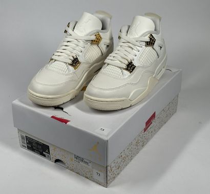NIKE / JORDAN
A set of 3 pairs of semi-mounted...