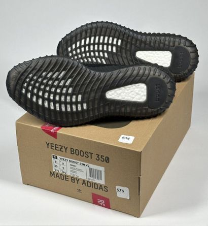 ADIDAS / YEEZY
A set of 5 pairs of low-top...