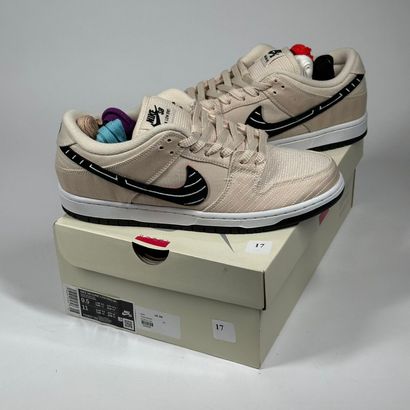 17
NIKE SB x ALBINO & PRETO
A pair of low-top...